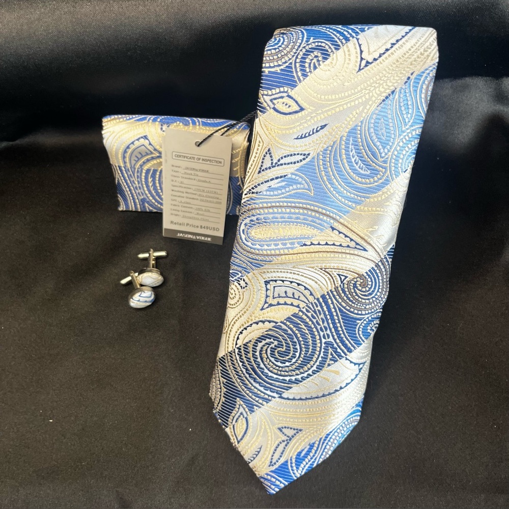 NWT-Elegant Silk Blue and Silver Paisley Tie Set